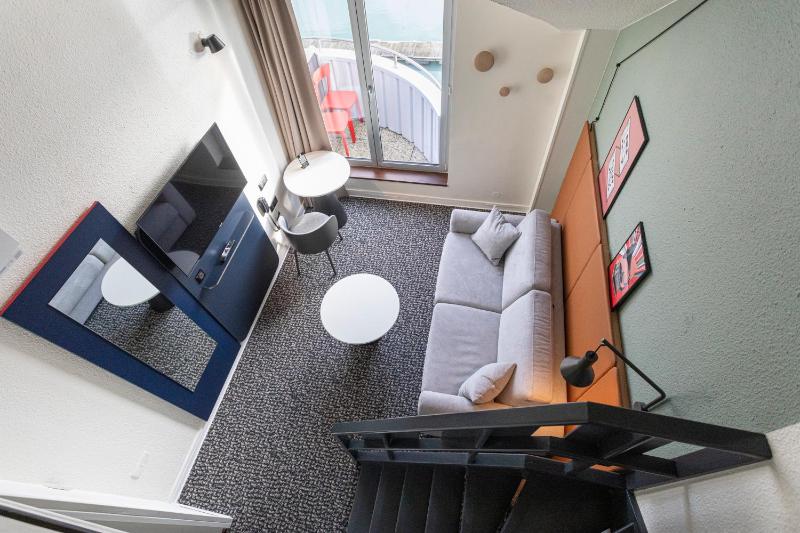 Superior Room with 1 Double bed and Sofa image 4