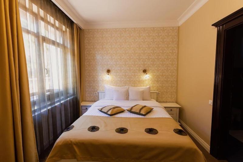 Standard Double or Twin Room image 4