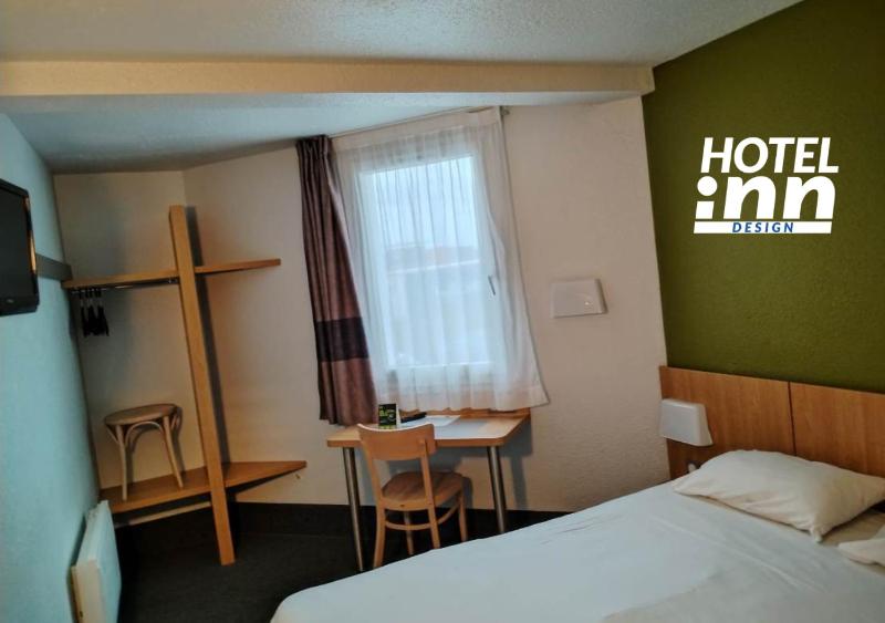 Standard Double Room image 3