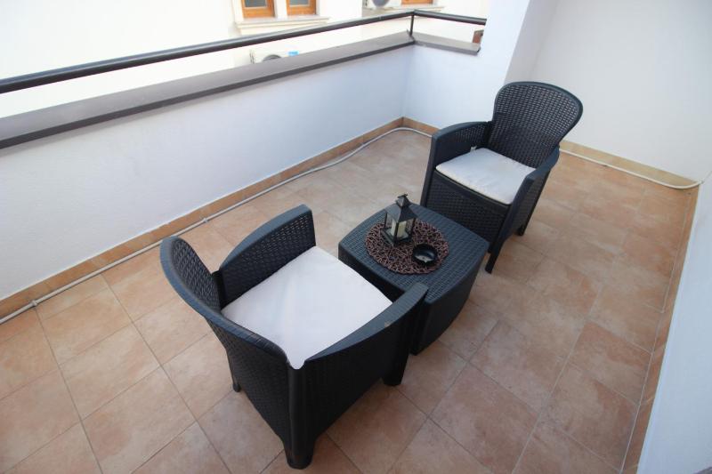 Deluxe Double Room with Balcony image 3