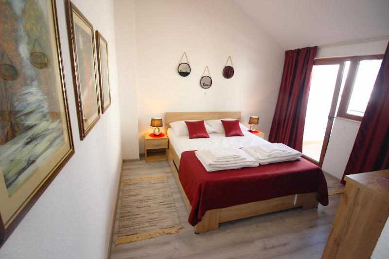 Deluxe Double Room with Balcony image 1