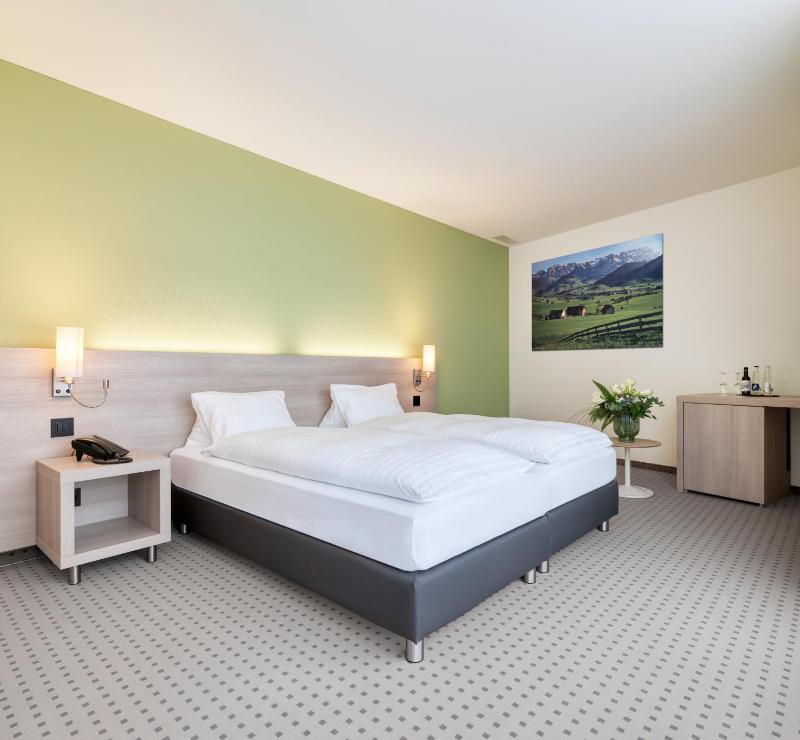 Double or Twin Room with Free Parking image 4