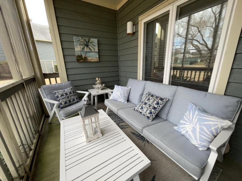 3C Canterbury Court - image 6