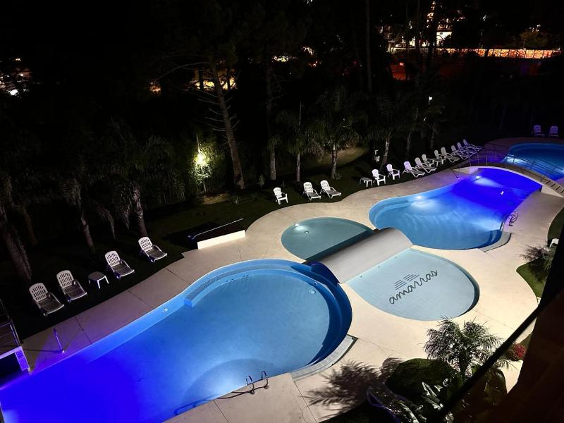 Departamento con vista a la piscina - image 14