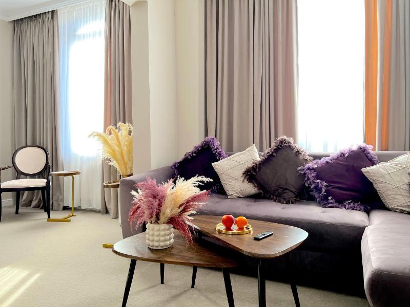 Executive Suite image 3