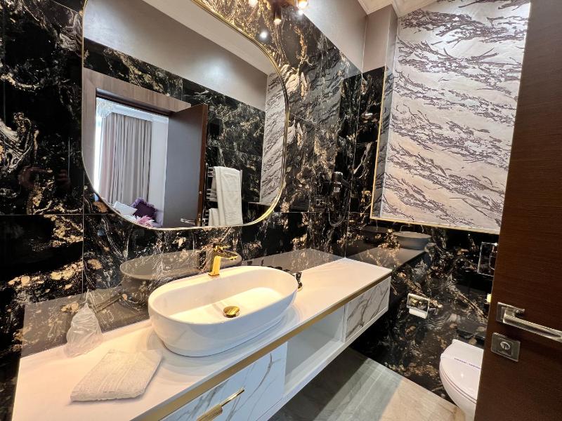 Executive Suite image 2