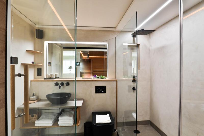 Apartment with Sea View image 3