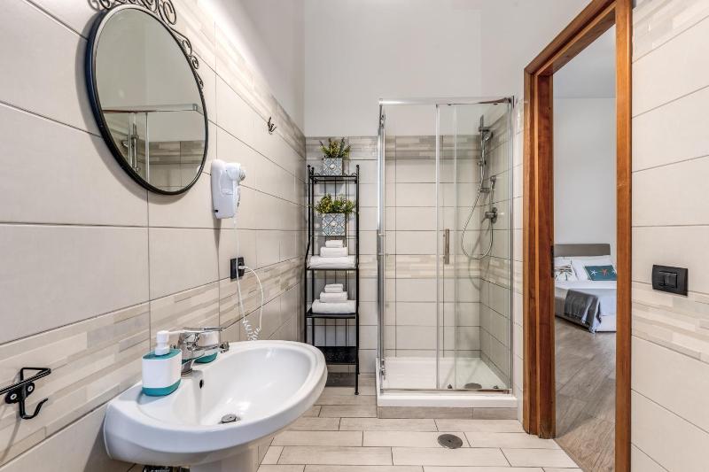 Superior Double Room image 3