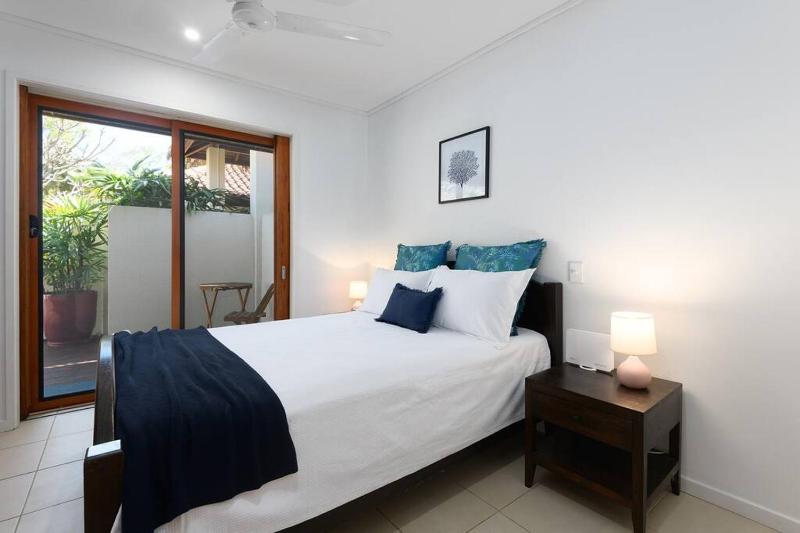 Surya Villa 2 - On Four Mile Beach - image 12