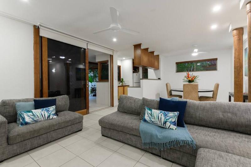 Surya Villa 2 - On Four Mile Beach - image 25