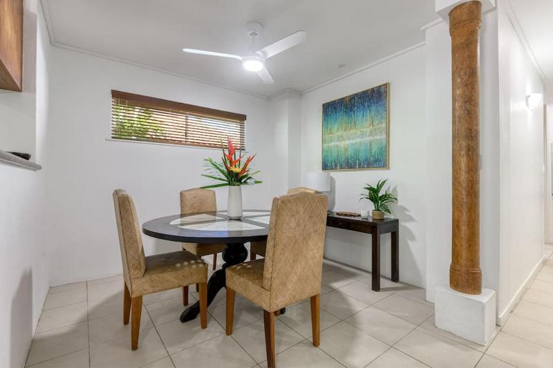 Surya Villa 2 - On Four Mile Beach - image 7