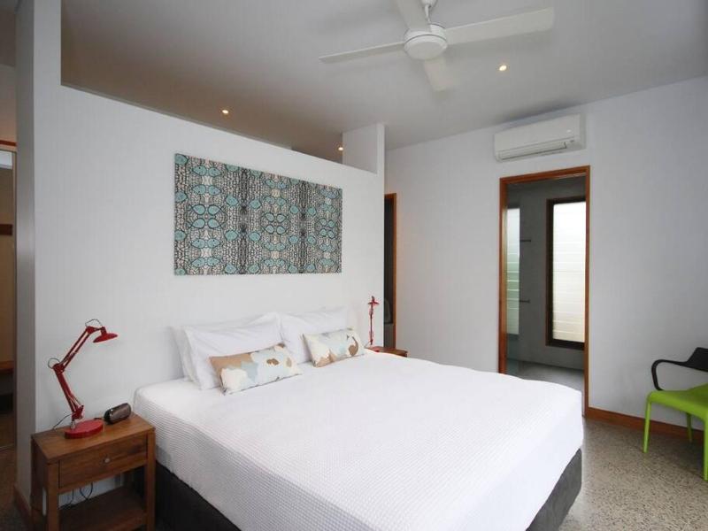 11 Sand - Luxury 5 Bedroom Home across from the Beach - image 16