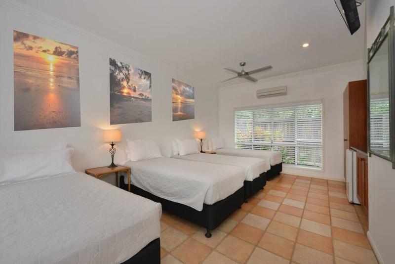 Solander House - 5 Bedrooms by the Beach - image 17