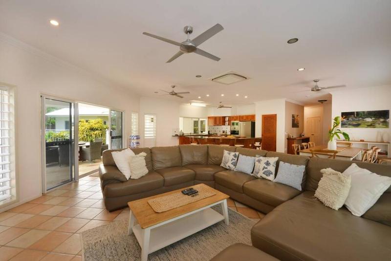 Solander House - 5 Bedrooms by the Beach - image 14