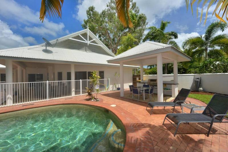 Solander House - 5 Bedrooms by the Beach - image 8