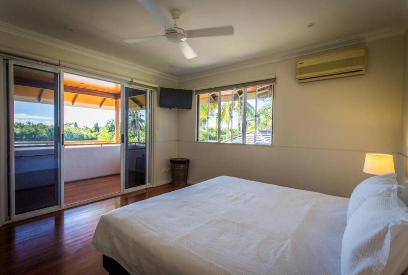 22 Ruby Close - Lakeside Home in Port Douglas - image 23