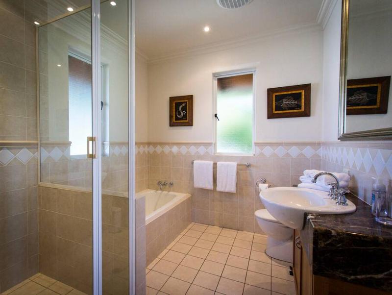 22 Ruby Close - Lakeside Home in Port Douglas - image 30