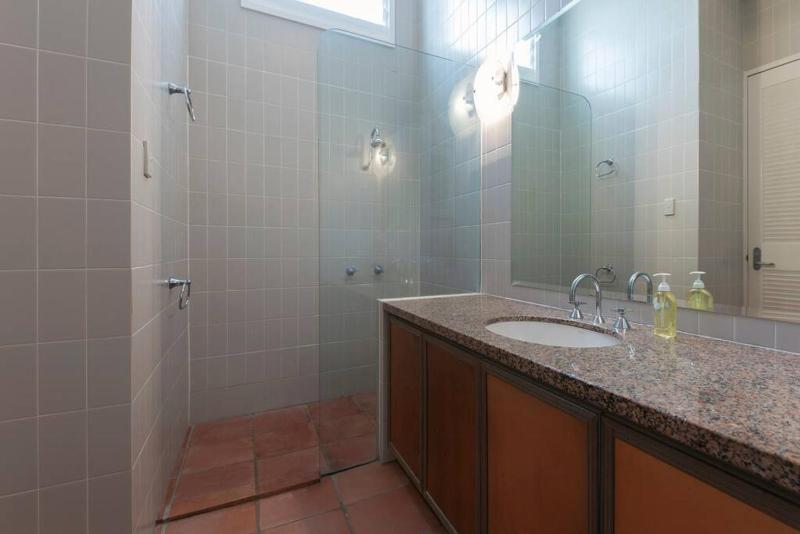 Hill Apartment No.6 - Stunning Coral Sea Views - image 11