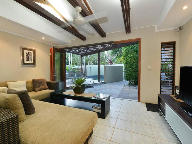 Cassowary Villa 1 - Short Walk to Beach and Town - image 8
