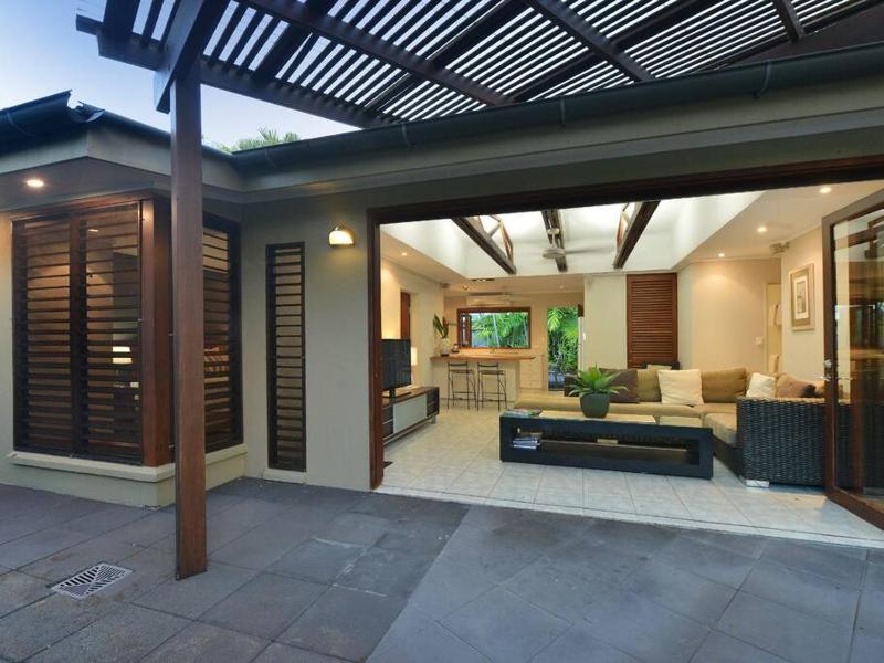 Cassowary Villa 1 - Short Walk to Beach and Town - image 7