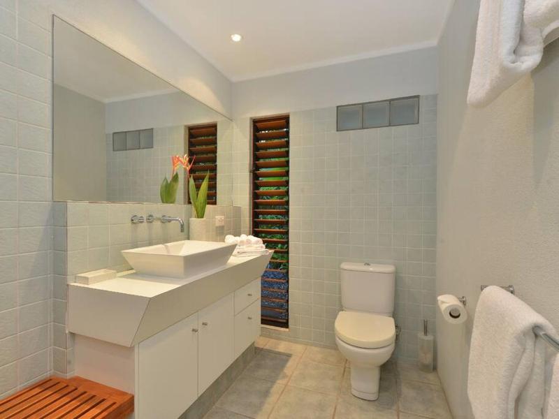 Cassowary Villa 1 - Short Walk to Beach and Town - image 4
