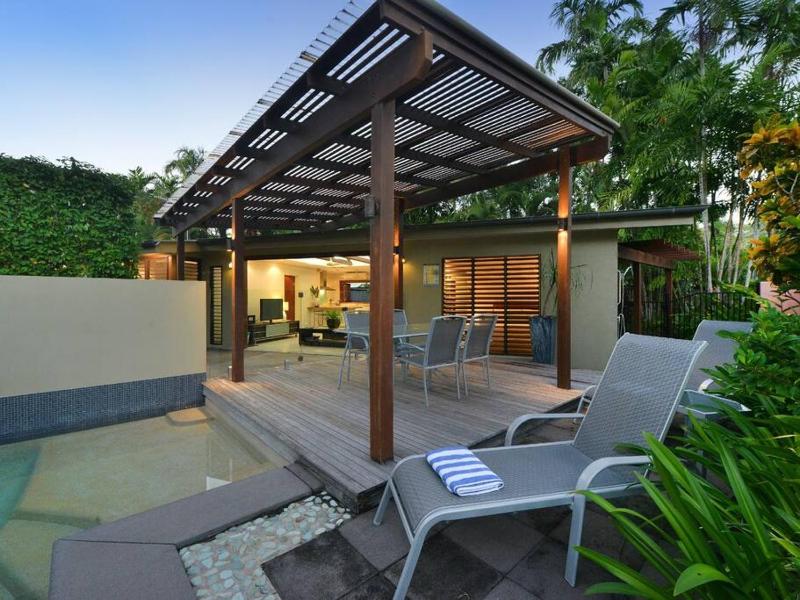 Cassowary Villa 1 - Short Walk to Beach and Town - image 18