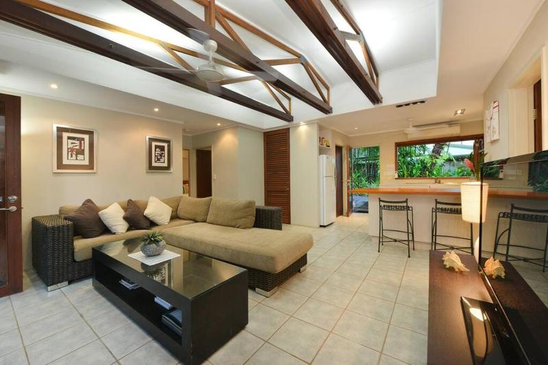 Cassowary Villa 2 - a short level walk to town - image 11