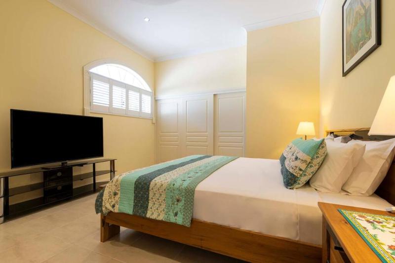 Barbados in the Tropics - 5 Bedroom Luxury Home - image 13
