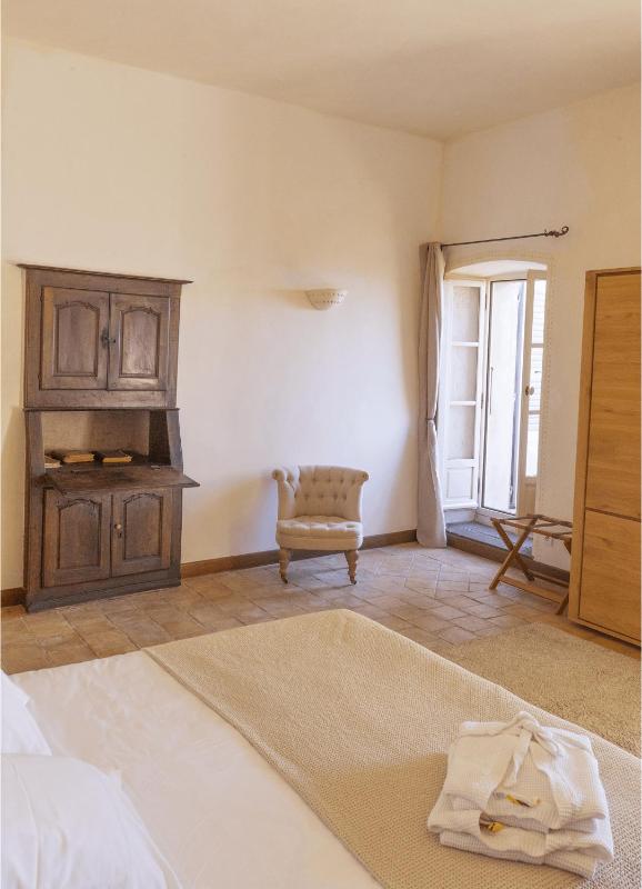 Deluxe Suite with Sea View image 4