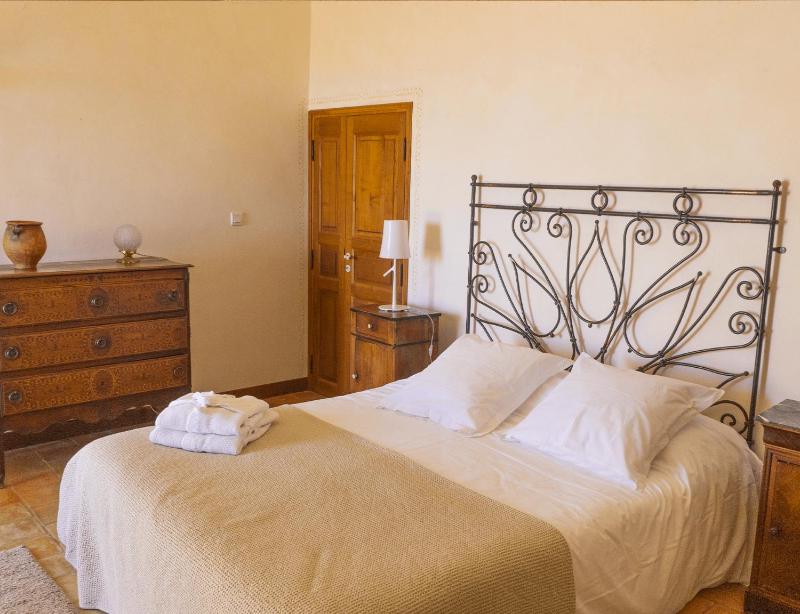 Deluxe Suite with Sea View image 3