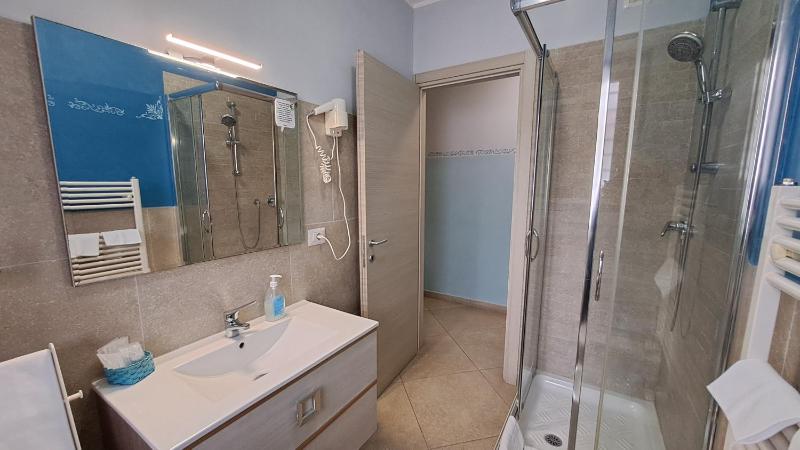 Double Room with Private Bathroom image 2