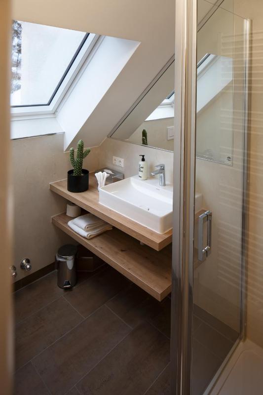 Standard Single Room image 3