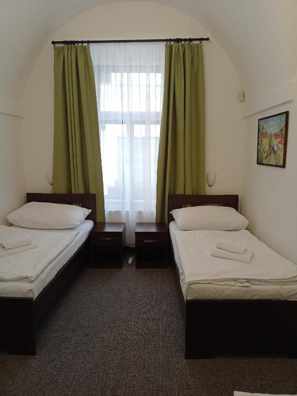 Quadruple Room with Bathroom image 3