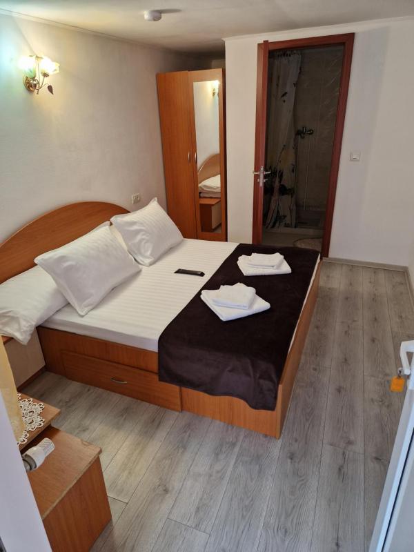 Double Room with Private Bathroom image 3