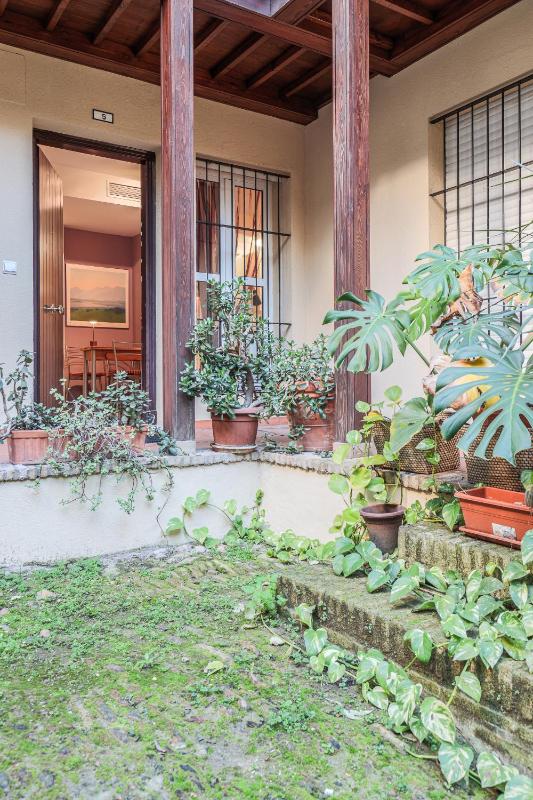 San jacinto Triana Best Location Apartment Sevilla - image 1