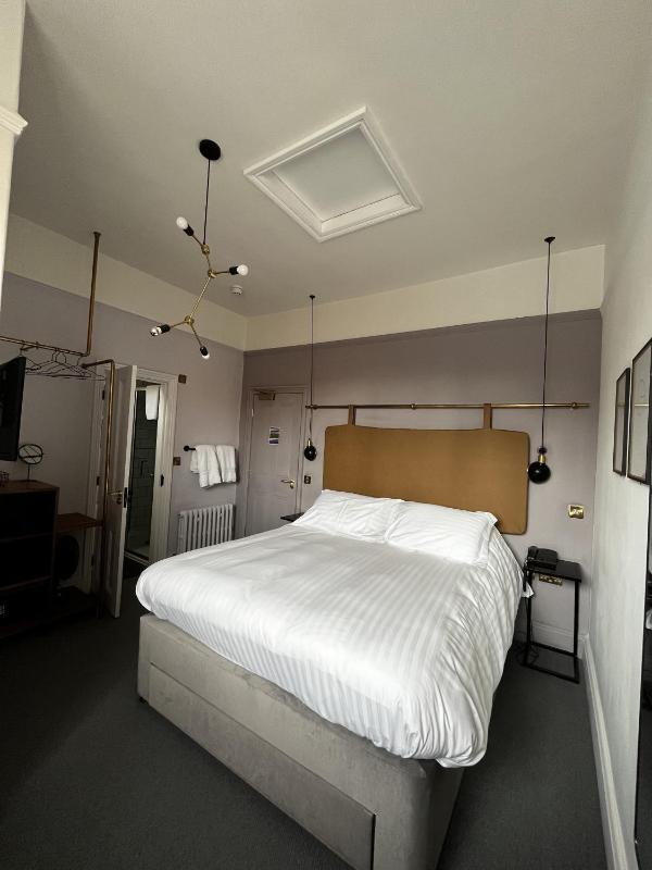 Standard Double Room image 1