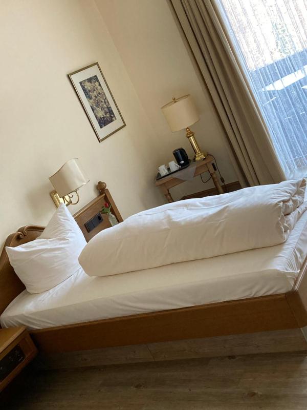 Single Room image 3