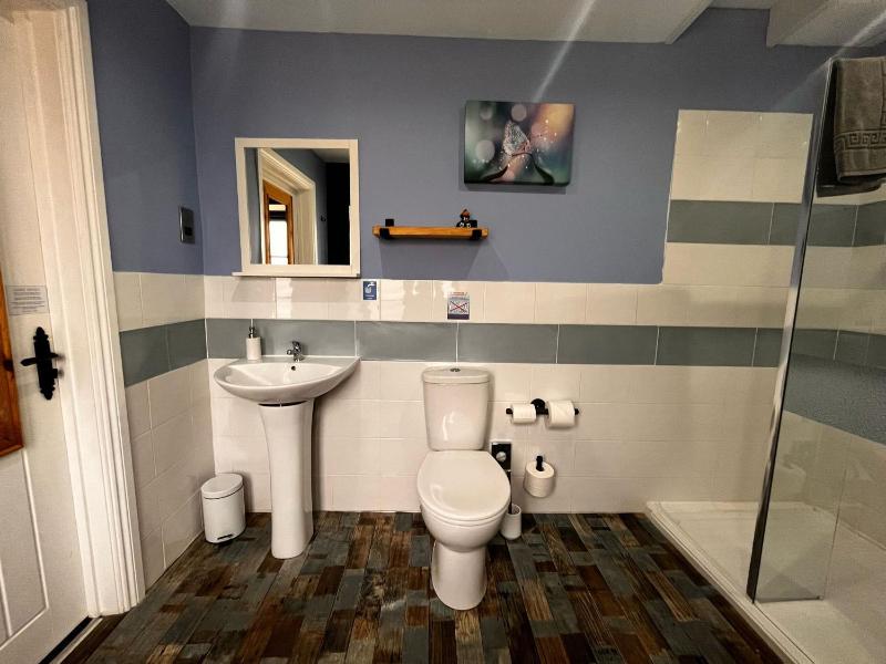 Family Room 1 image 2
