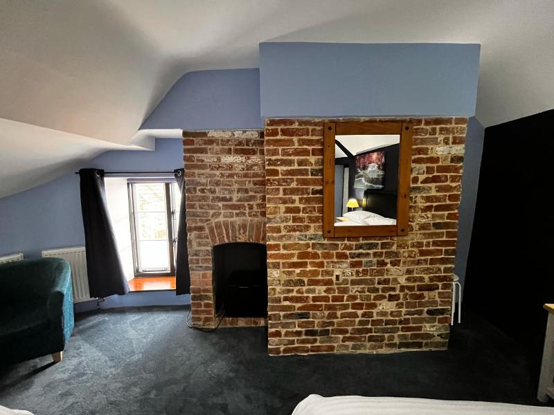 Family Room 1 image 4