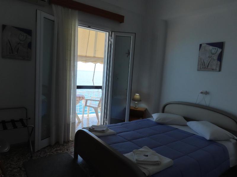 Double Room with Balcony and Sea View image 2