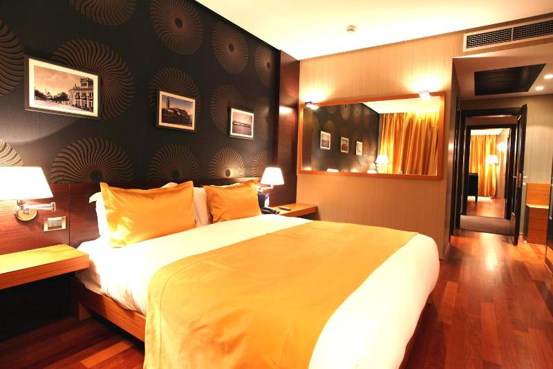 Executive Suite image 4