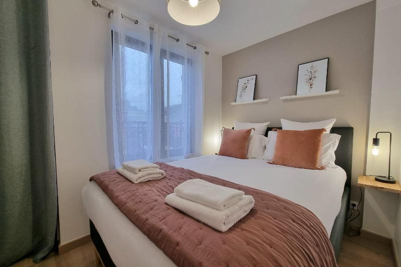 Le Magnolia Terrace & Private Parking Sleeps 6 - image 9
