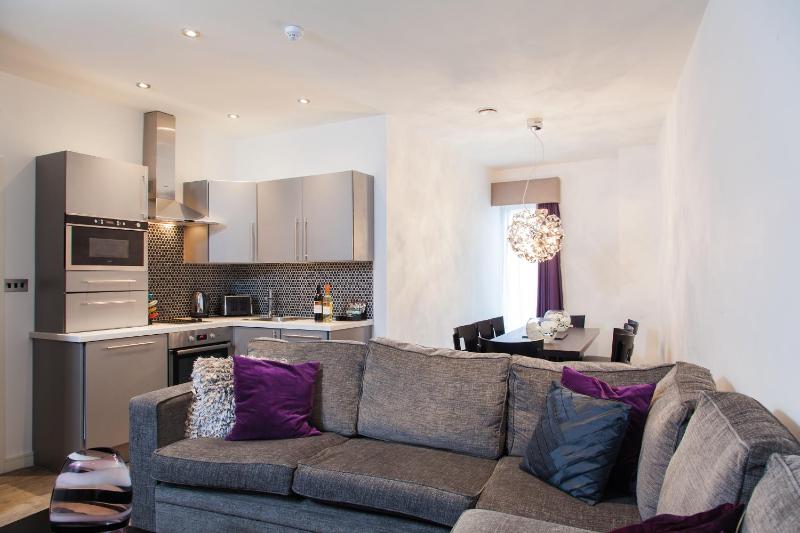 Two-Bedroom Luxe ( 7 adults ) image 1
