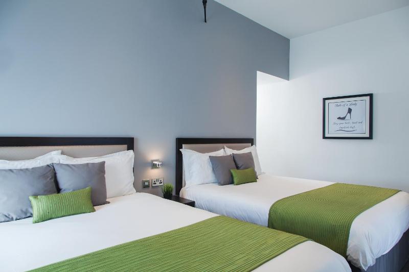 Two Bedroom Luxe (8 Adults)   image 4