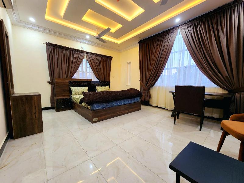 Deluxe Double Room (2 Adults + 1 Child) image 1
