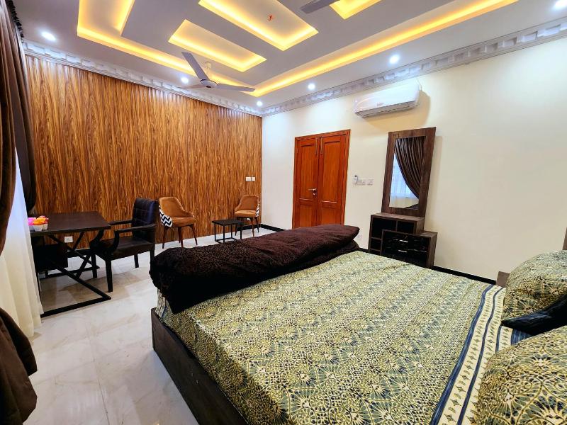 Deluxe Double Room (2 Adults + 1 Child) image 4