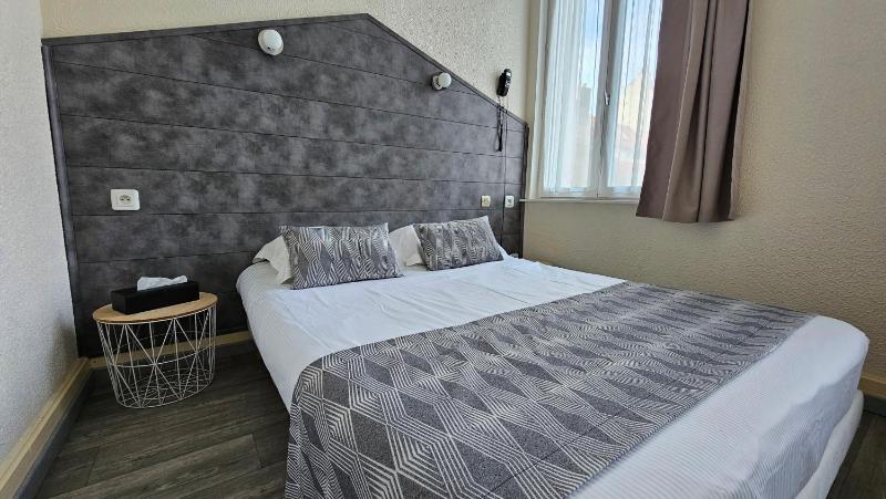 Standard Double Room image 1