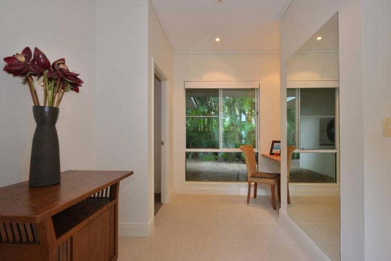 Plantation House - private 4 bedroom beachfront retreat - image 11