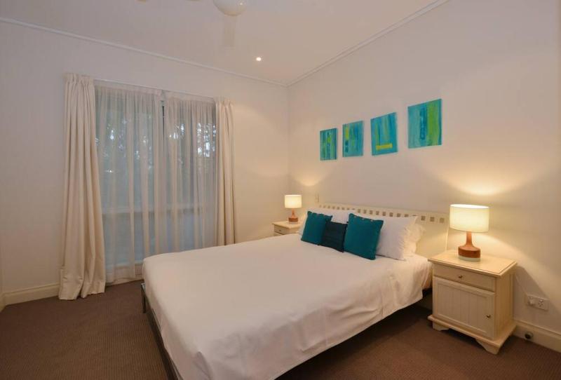 Plantation House - private 4 bedroom beachfront retreat - image 21