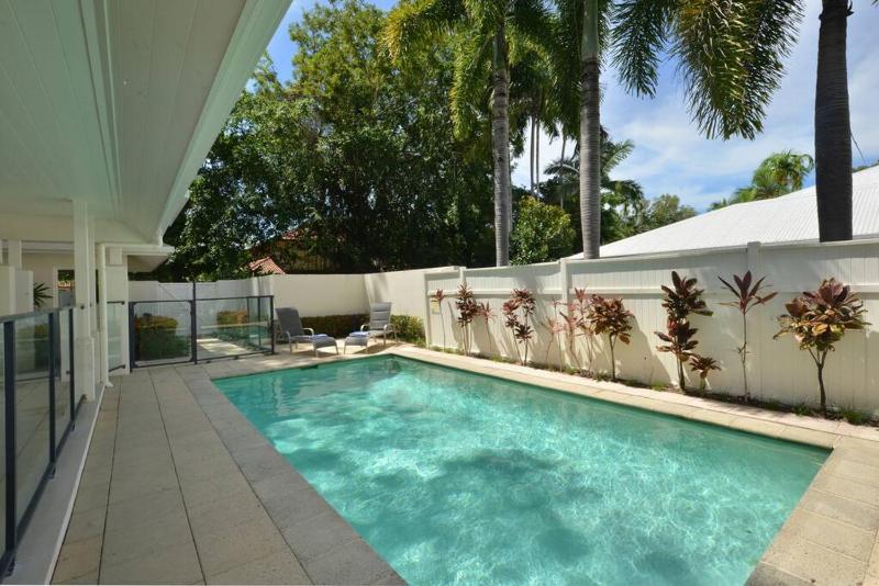 Plantation House - private 4 bedroom beachfront retreat - image 17